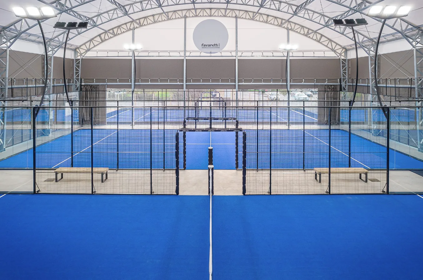 Entretien hebdomadaire d'un terrain de padel